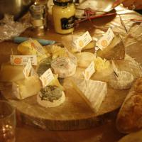 Un joli plateau de fromage de Grenoble pour les convives